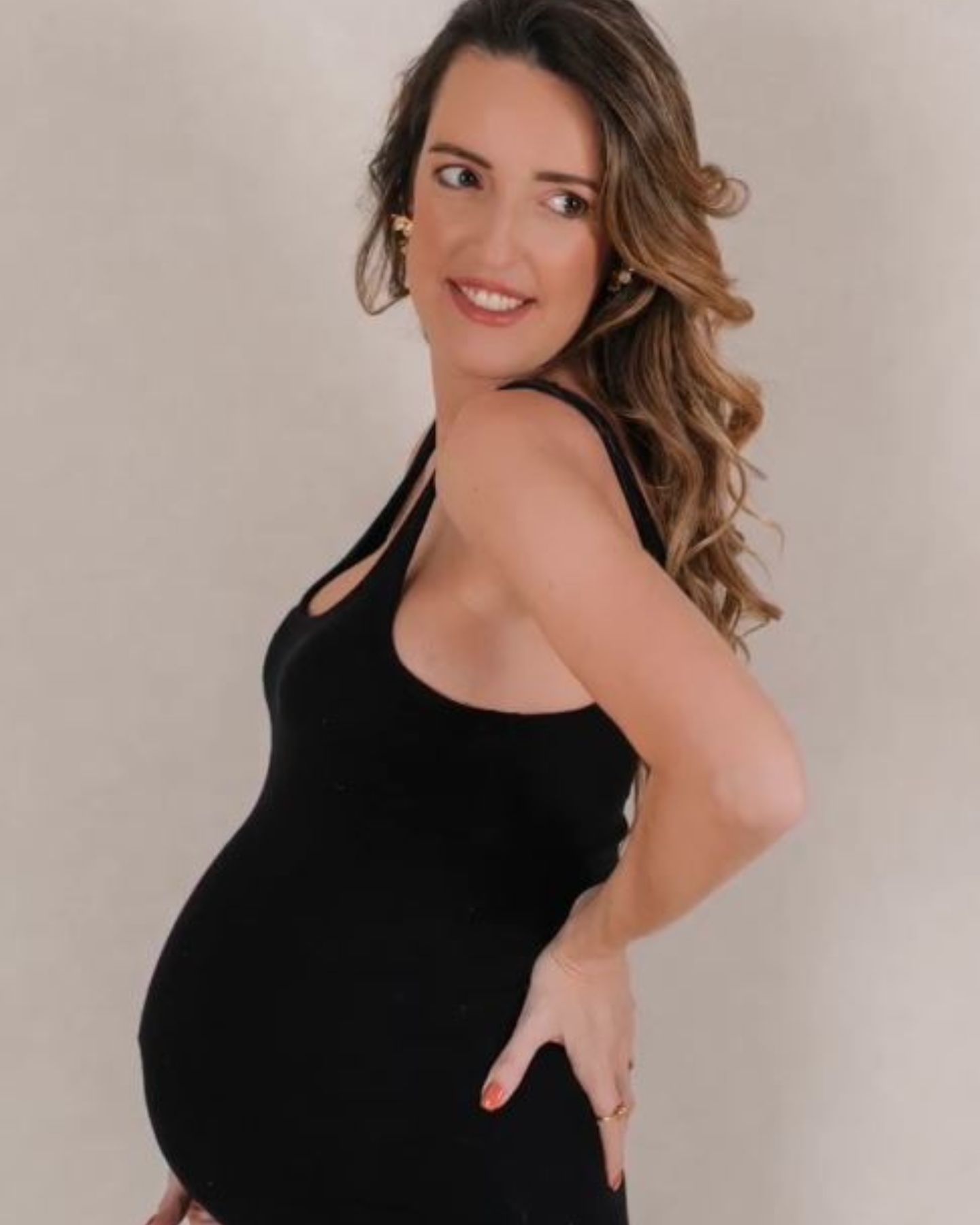 ANA NEVES