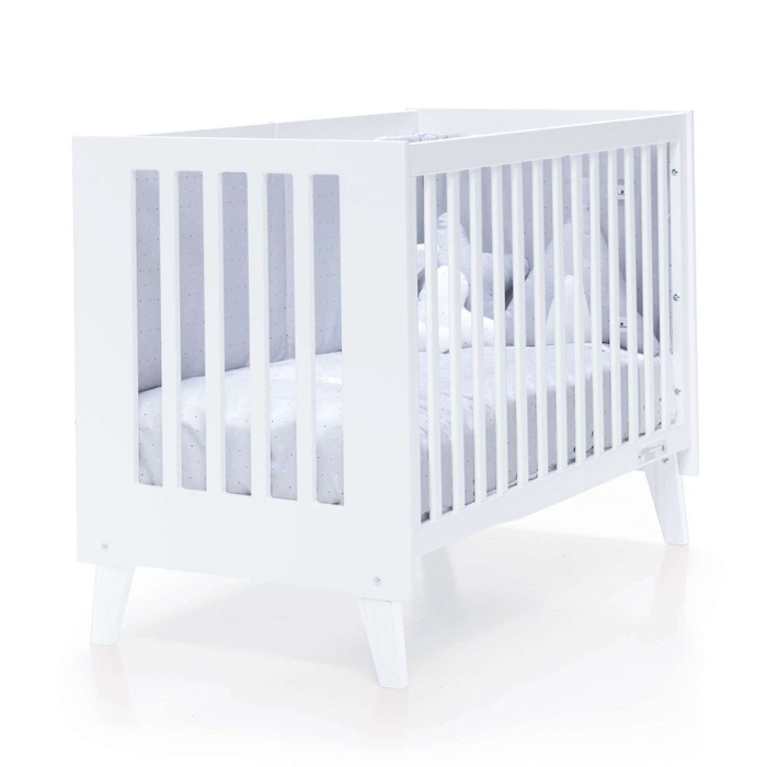 Berço Alondra Nexo White | Pinho Lacado 4 em 1 com Barra Infantil, Kit Co-Sleeping e Têxteis - Alondra - NEXO-K14-M7700-TX055