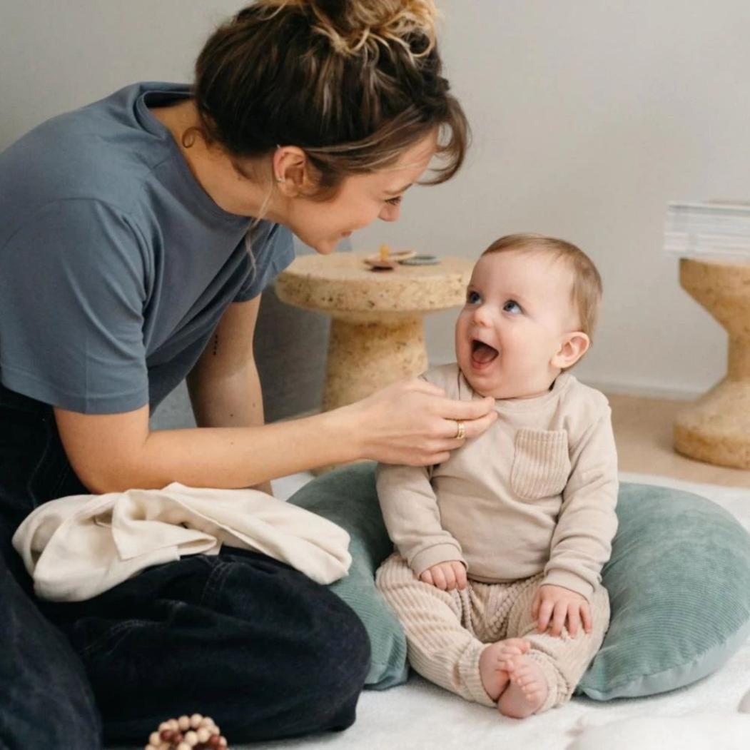 Almofada de Amamentação Doomoo Softy Corduroy Green - Doomoo - 5400653010688